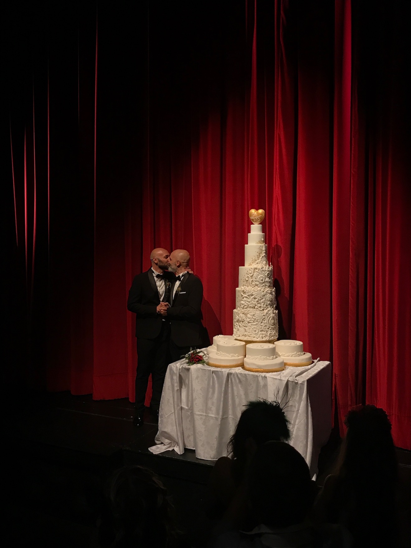 matrimonio red carpet cake design