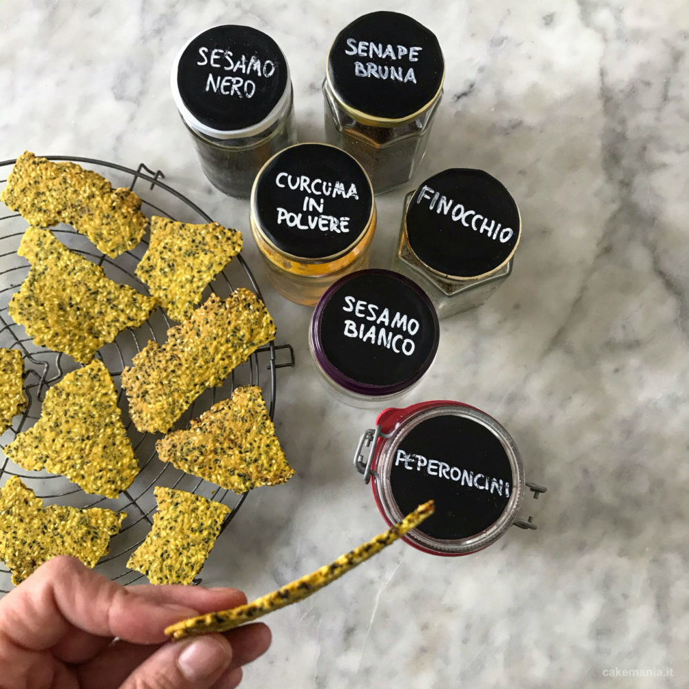 Cracker ai semi fatti in casa facili sani e buonissimi (e senza glutine)