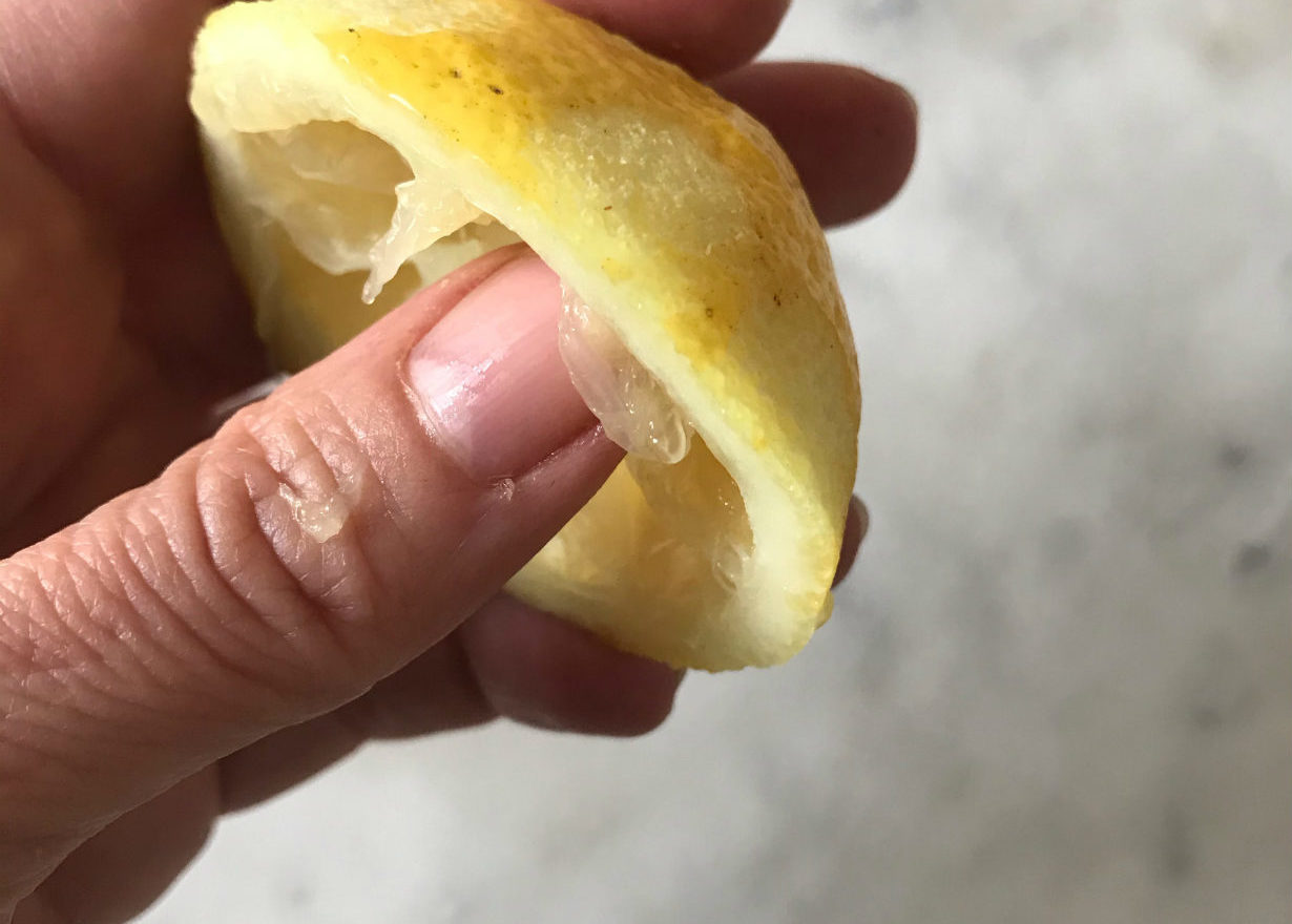 manicure con il limone unghie