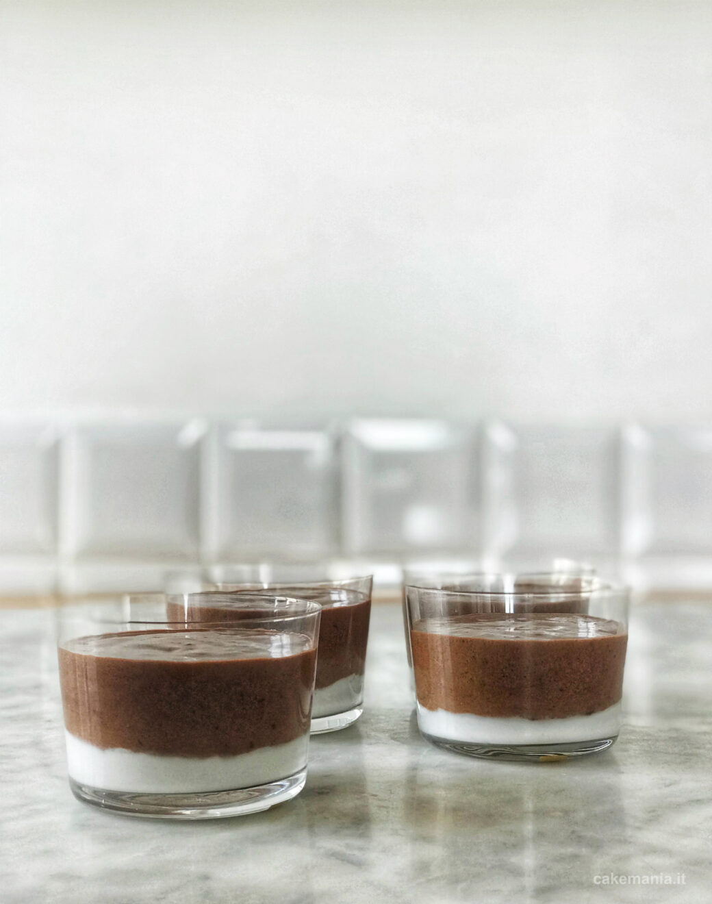 mousse cioccolato vegana senza latticini senza uova