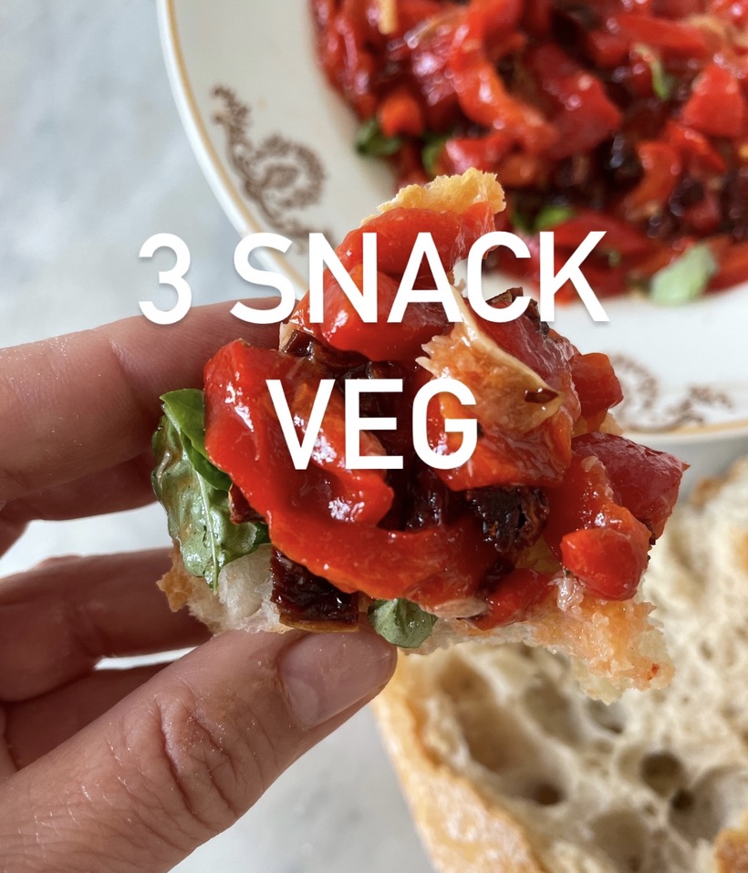snack vegani con i pomodorini secchi